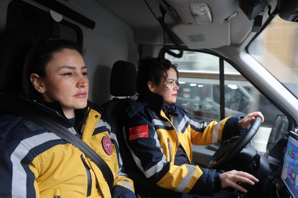 Konya’nın kadın ambulans şoförü zamanla yarışıyor, hayat kurtarıyor! 2